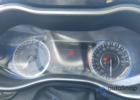 2016 Chrysler 200 C z USA, uszkodzony, nr VIN 1C3CCCCB9GN135384